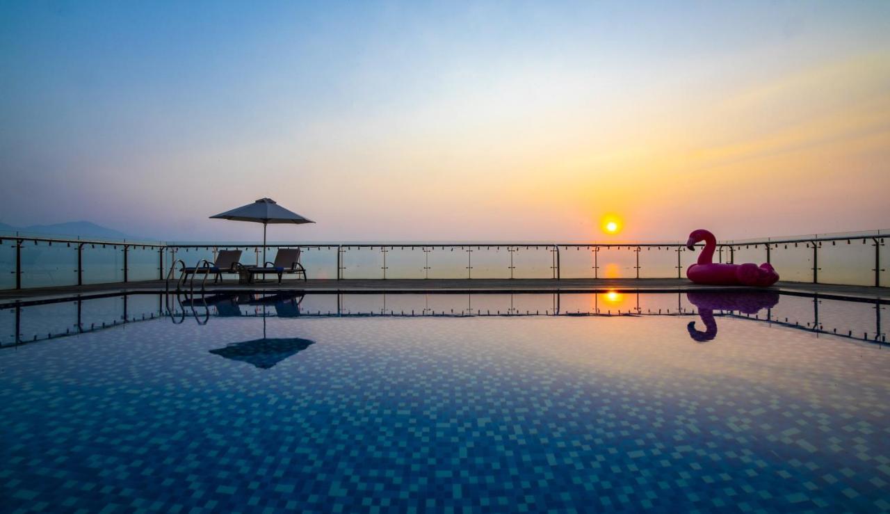 Serene Beach Hotel Danang Exterior foto