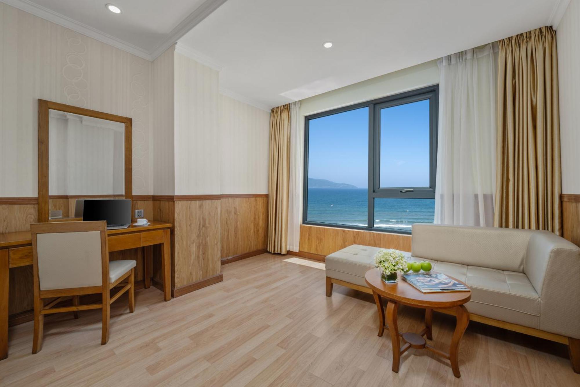 Serene Beach Hotel Danang Exterior foto